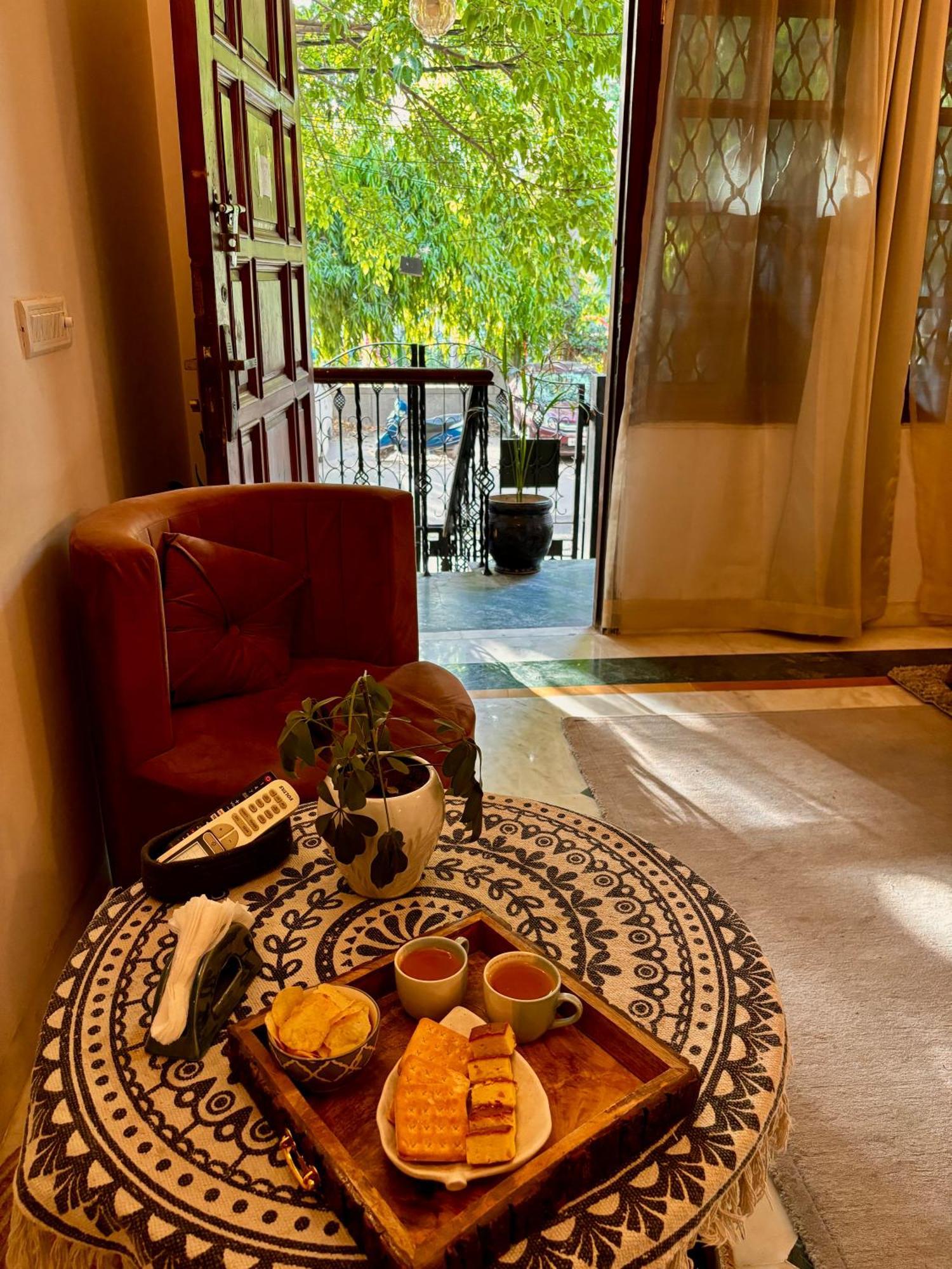 Atharva'S Homestay By Goaround Homes - Nehru Enclave Metro, South Delhi New Delhi Exteriör bild