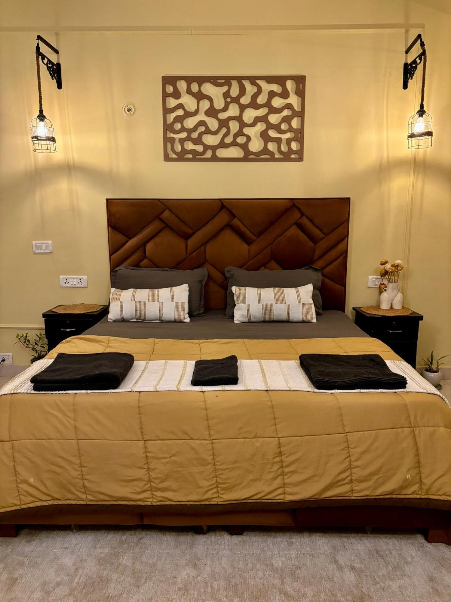 Atharva'S Homestay By Goaround Homes - Nehru Enclave Metro, South Delhi New Delhi Exteriör bild