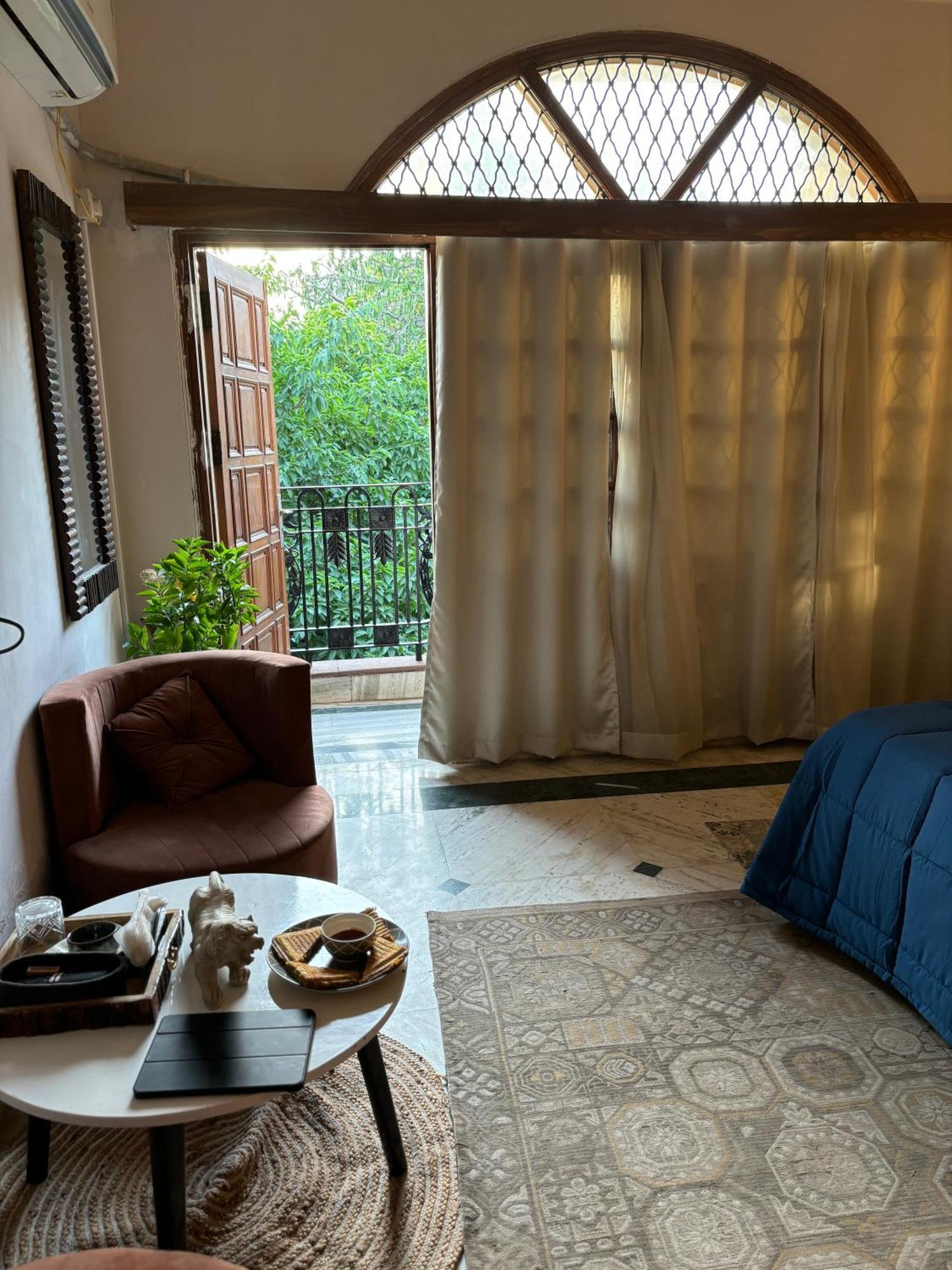 Atharva'S Homestay By Goaround Homes - Nehru Enclave Metro, South Delhi New Delhi Exteriör bild