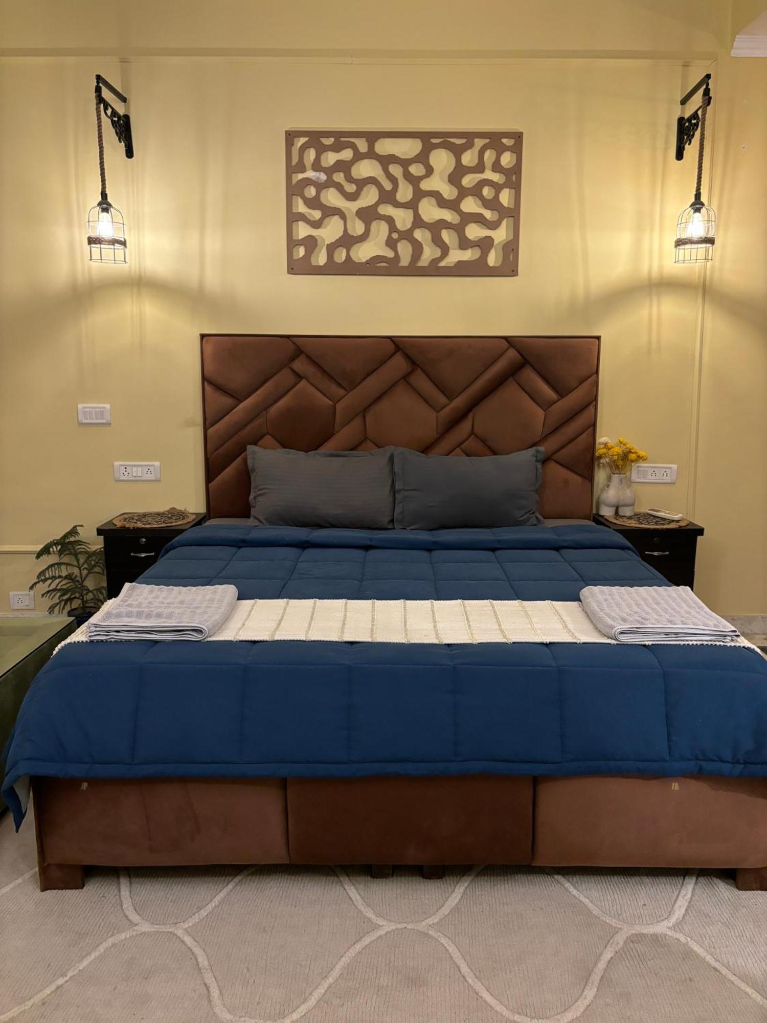 Atharva'S Homestay By Goaround Homes - Nehru Enclave Metro, South Delhi New Delhi Exteriör bild