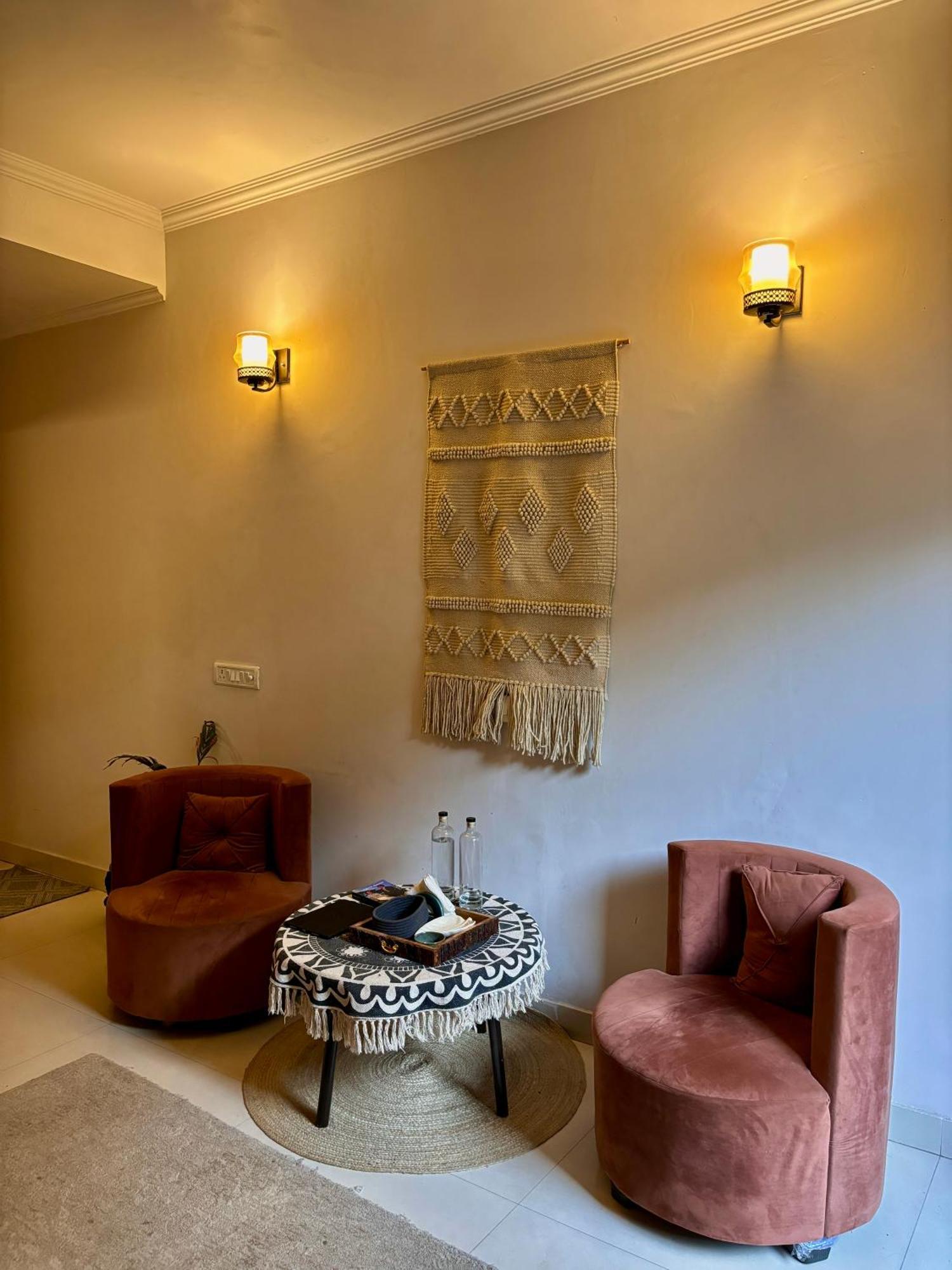 Atharva'S Homestay By Goaround Homes - Nehru Enclave Metro, South Delhi New Delhi Exteriör bild