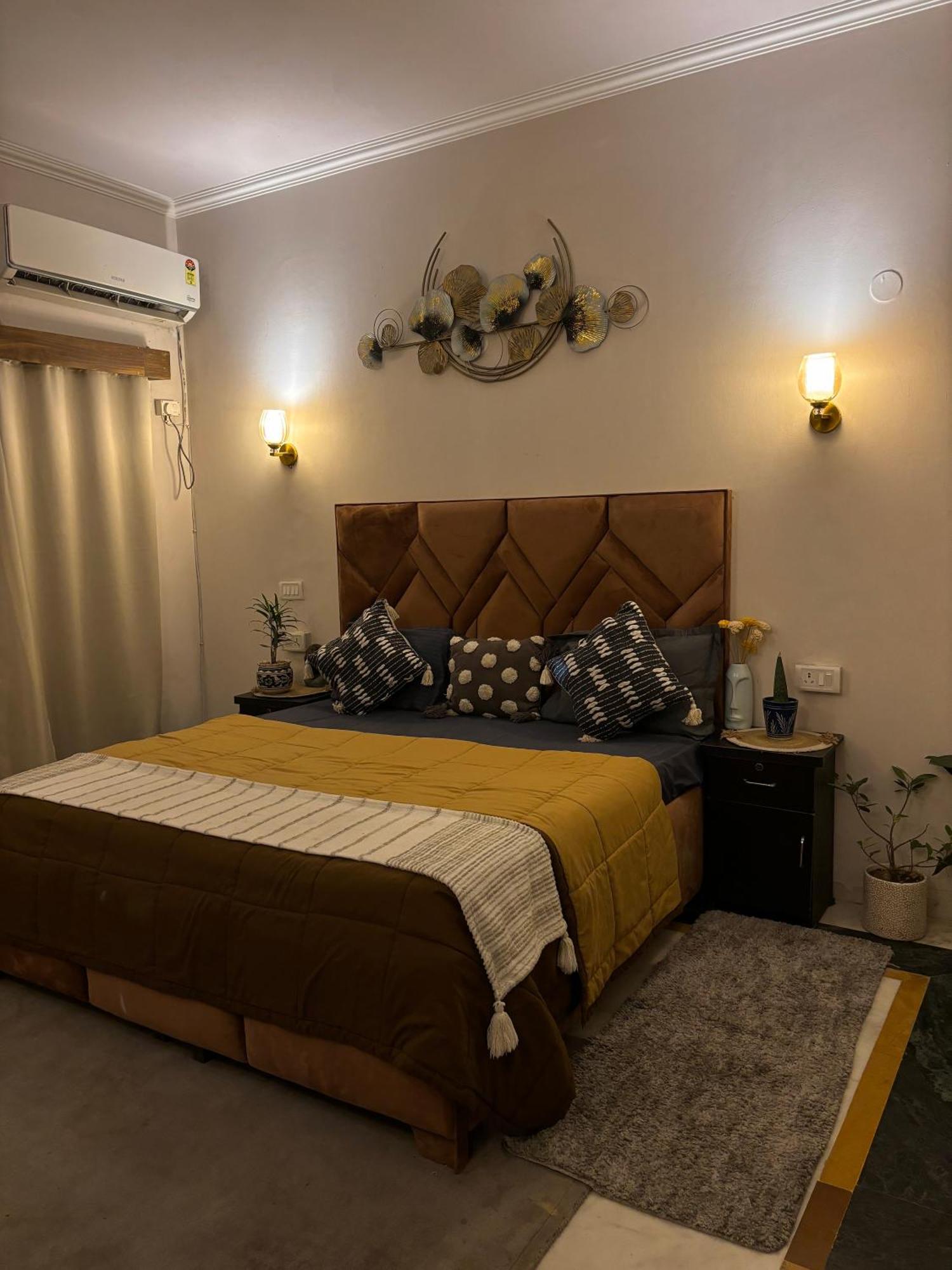 Atharva'S Homestay By Goaround Homes - Nehru Enclave Metro, South Delhi New Delhi Exteriör bild