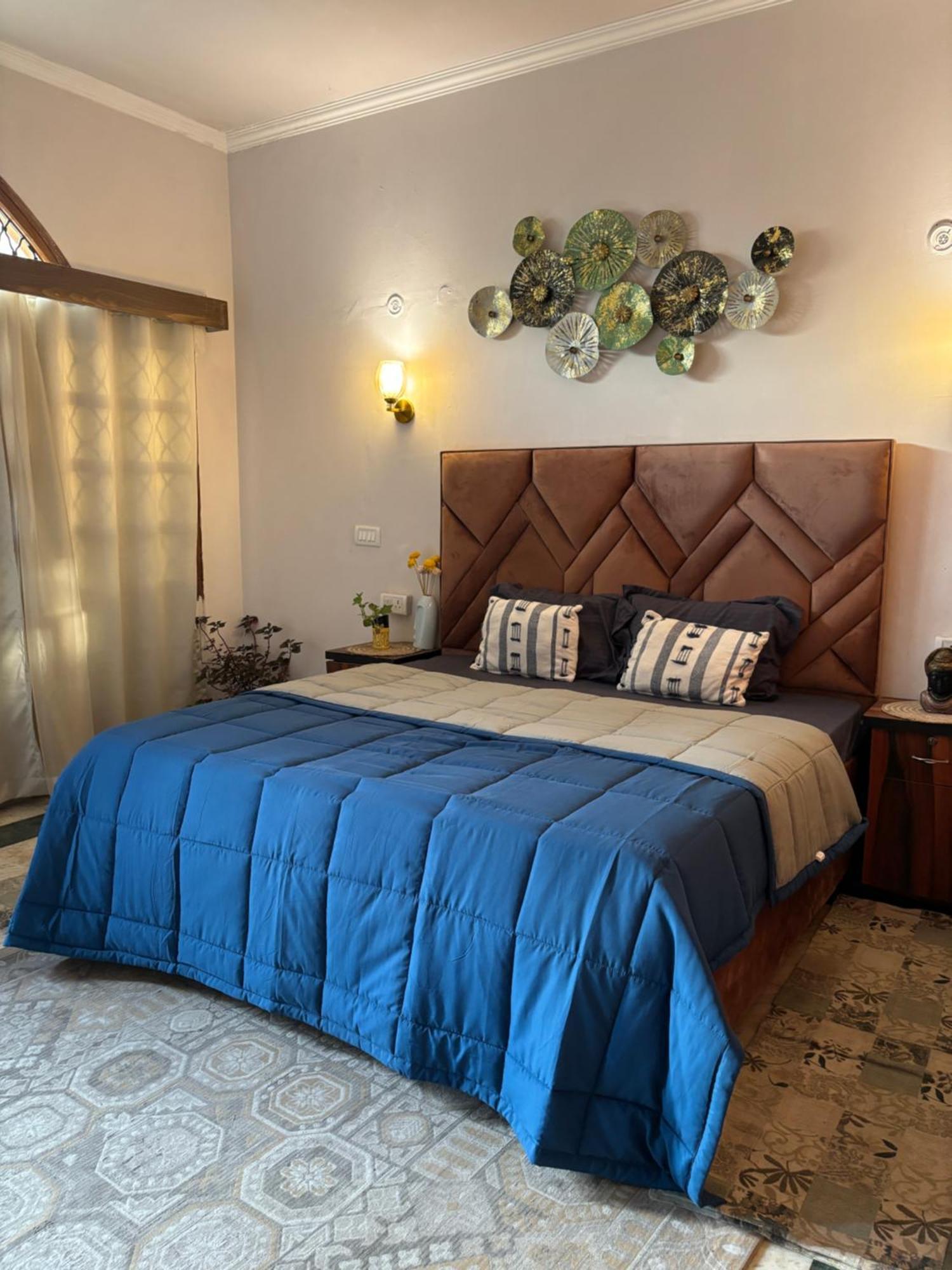 Atharva'S Homestay By Goaround Homes - Nehru Enclave Metro, South Delhi New Delhi Exteriör bild