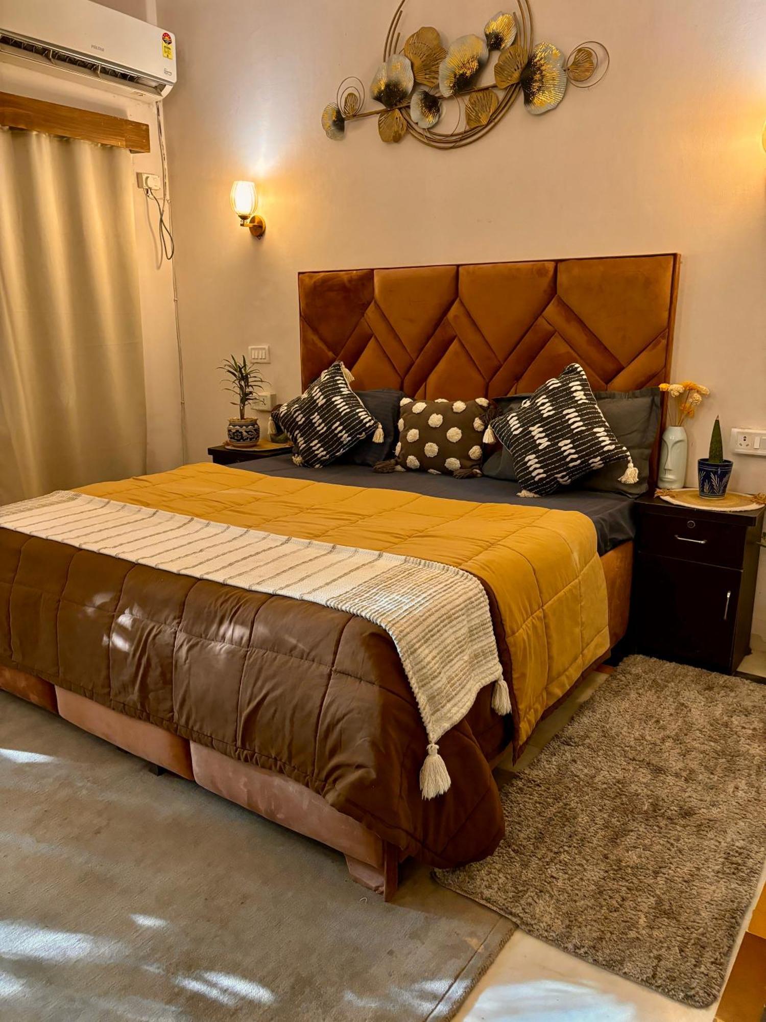 Atharva'S Homestay By Goaround Homes - Nehru Enclave Metro, South Delhi New Delhi Exteriör bild