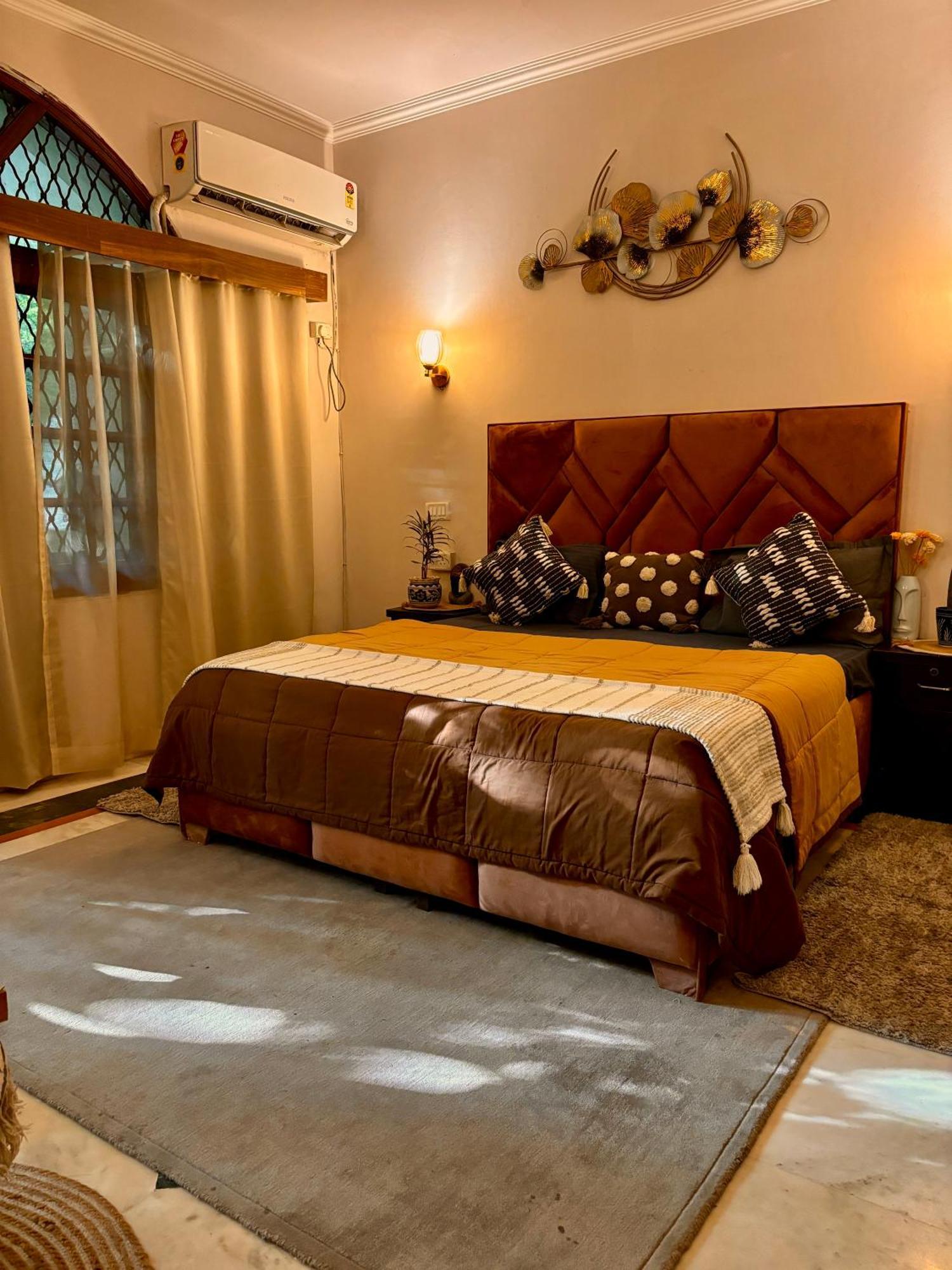 Atharva'S Homestay By Goaround Homes - Nehru Enclave Metro, South Delhi New Delhi Exteriör bild