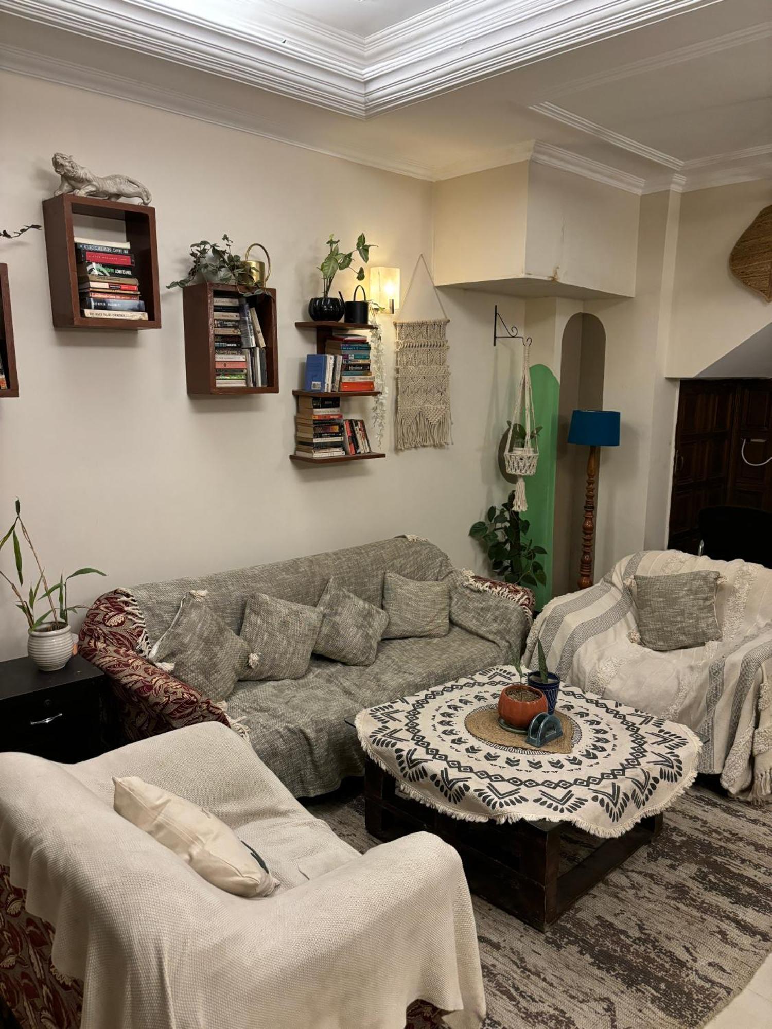 Atharva'S Homestay By Goaround Homes - Nehru Enclave Metro, South Delhi New Delhi Exteriör bild