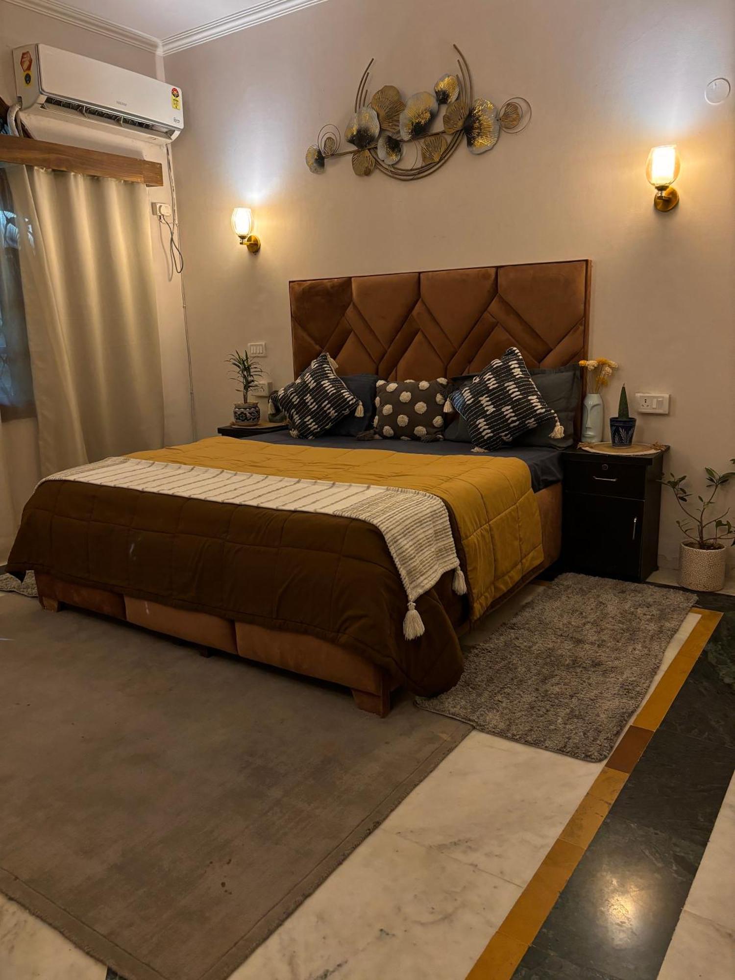 Atharva'S Homestay By Goaround Homes - Nehru Enclave Metro, South Delhi New Delhi Exteriör bild
