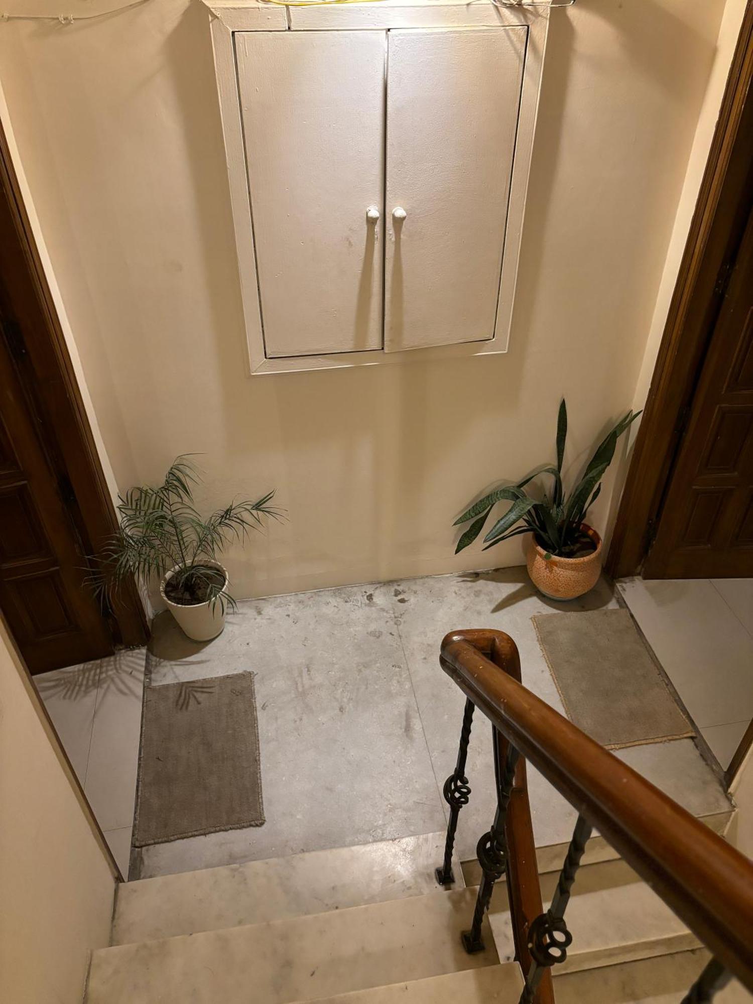 Atharva'S Homestay By Goaround Homes - Nehru Enclave Metro, South Delhi New Delhi Exteriör bild