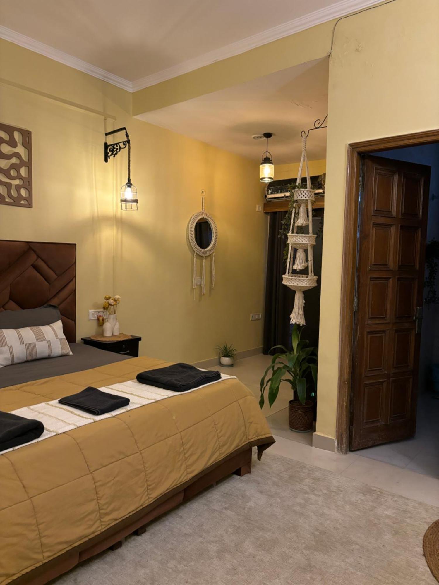 Atharva'S Homestay By Goaround Homes - Nehru Enclave Metro, South Delhi New Delhi Exteriör bild