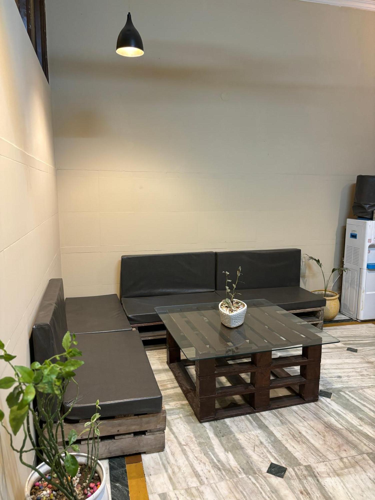Atharva'S Homestay By Goaround Homes - Nehru Enclave Metro, South Delhi New Delhi Exteriör bild