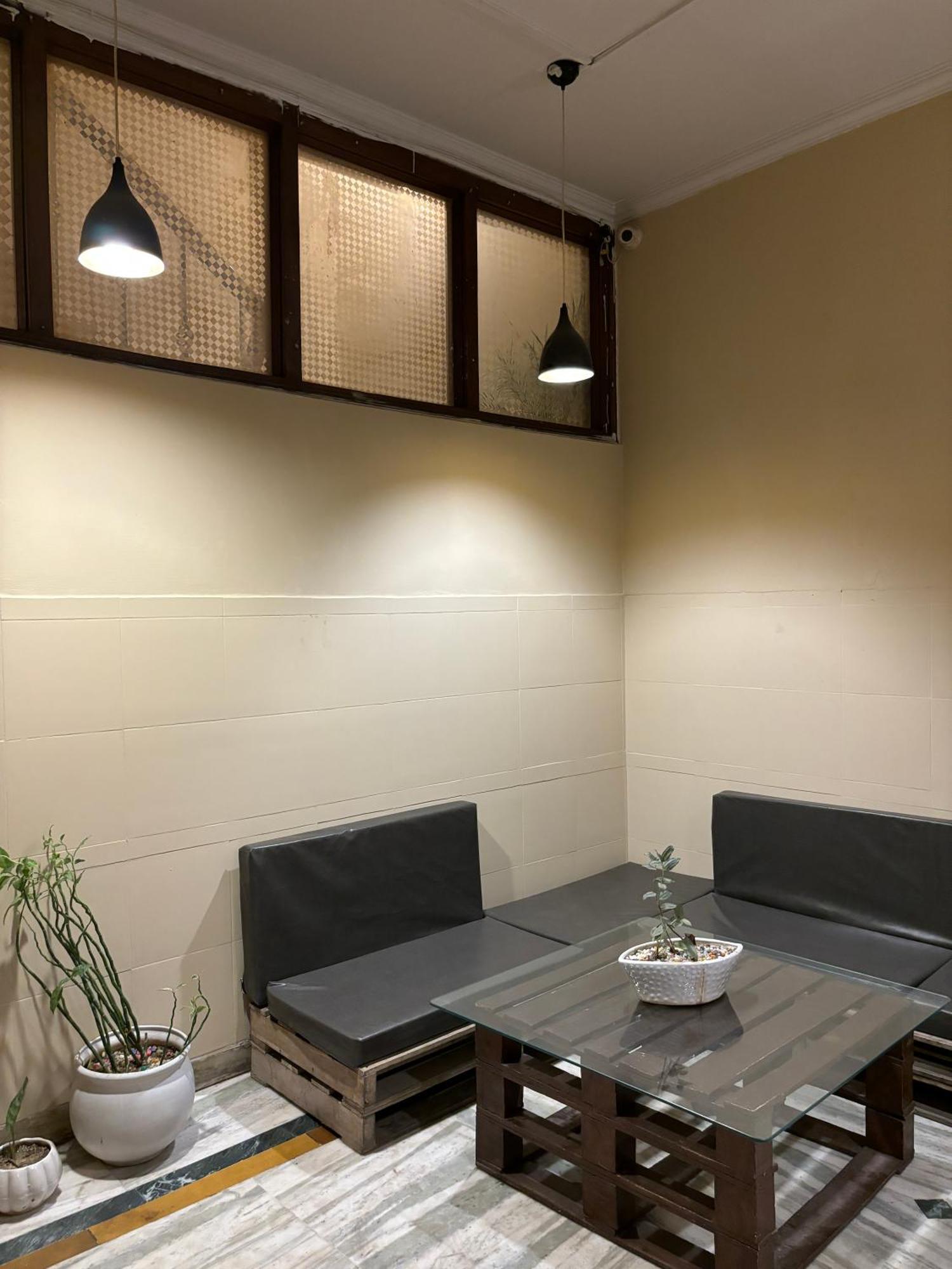 Atharva'S Homestay By Goaround Homes - Nehru Enclave Metro, South Delhi New Delhi Exteriör bild