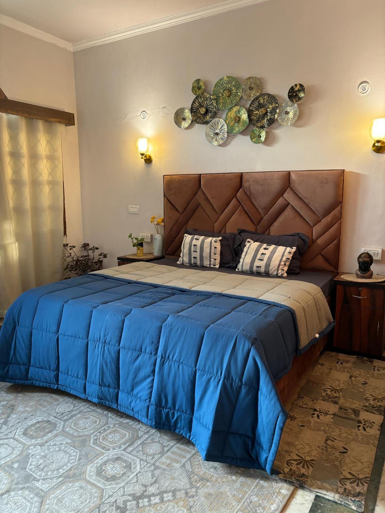 Atharva'S Homestay By Goaround Homes - Nehru Enclave Metro, South Delhi New Delhi Exteriör bild