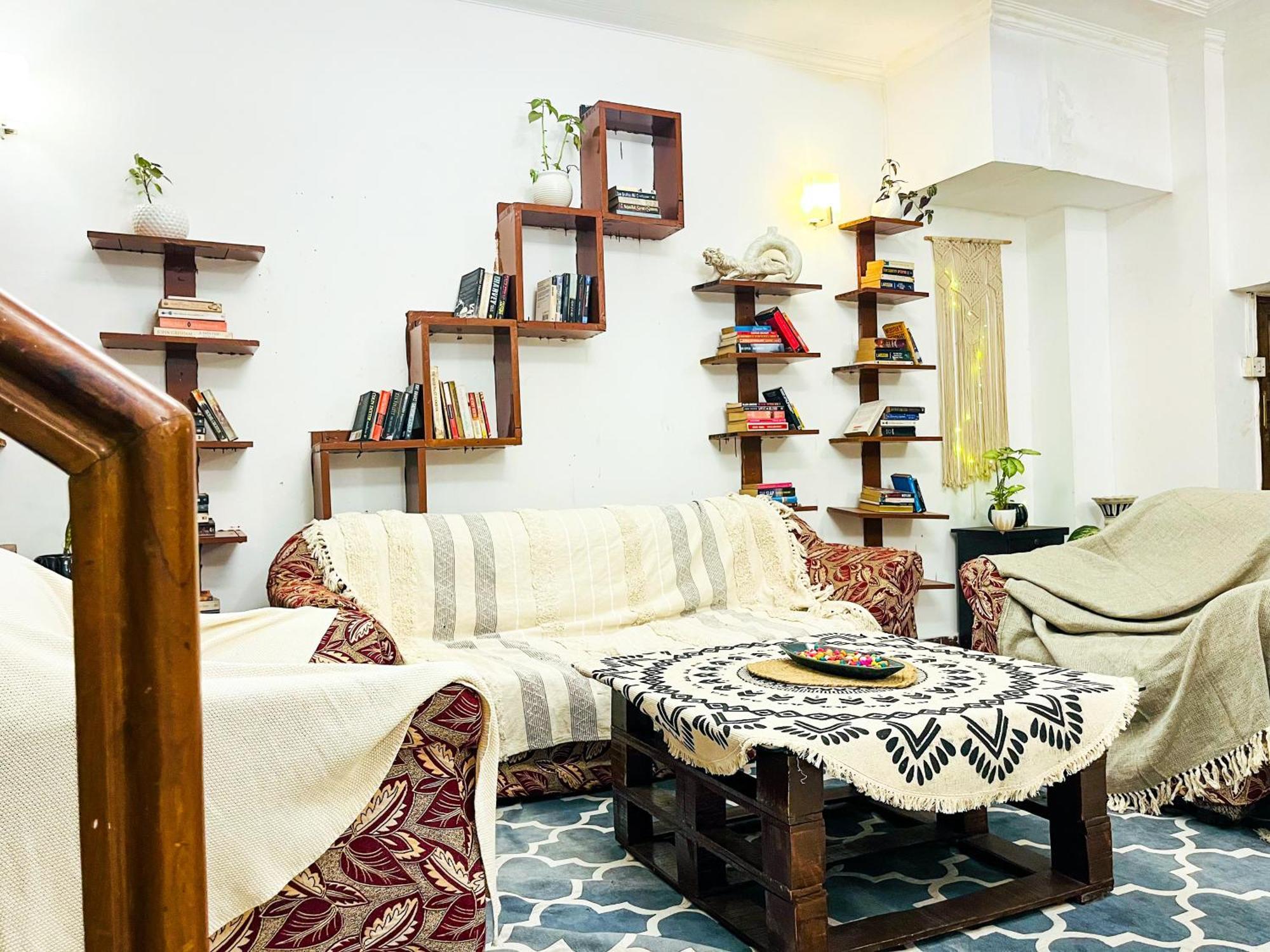 Atharva'S Homestay By Goaround Homes - Nehru Enclave Metro, South Delhi New Delhi Exteriör bild
