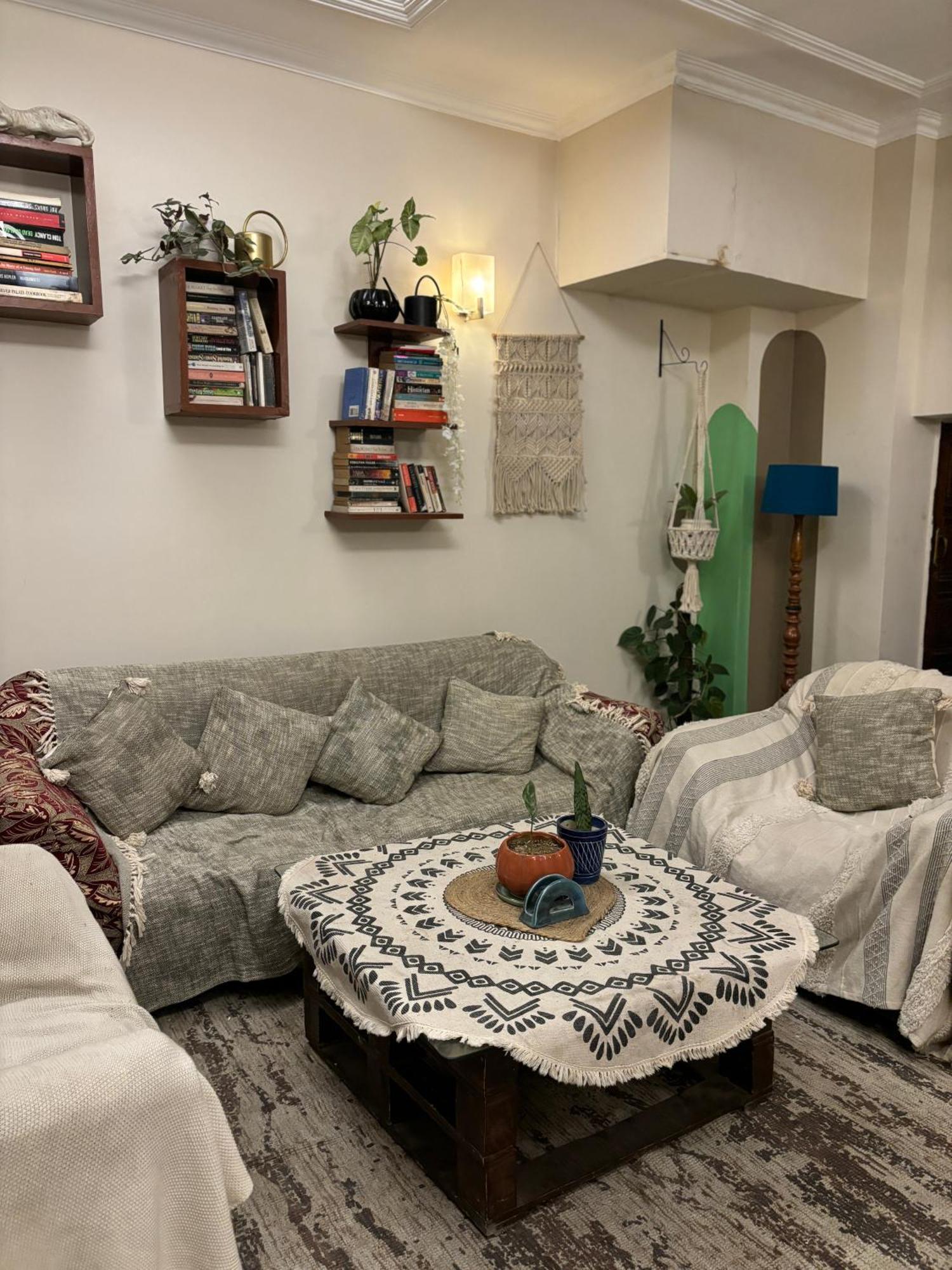 Atharva'S Homestay By Goaround Homes - Nehru Enclave Metro, South Delhi New Delhi Exteriör bild