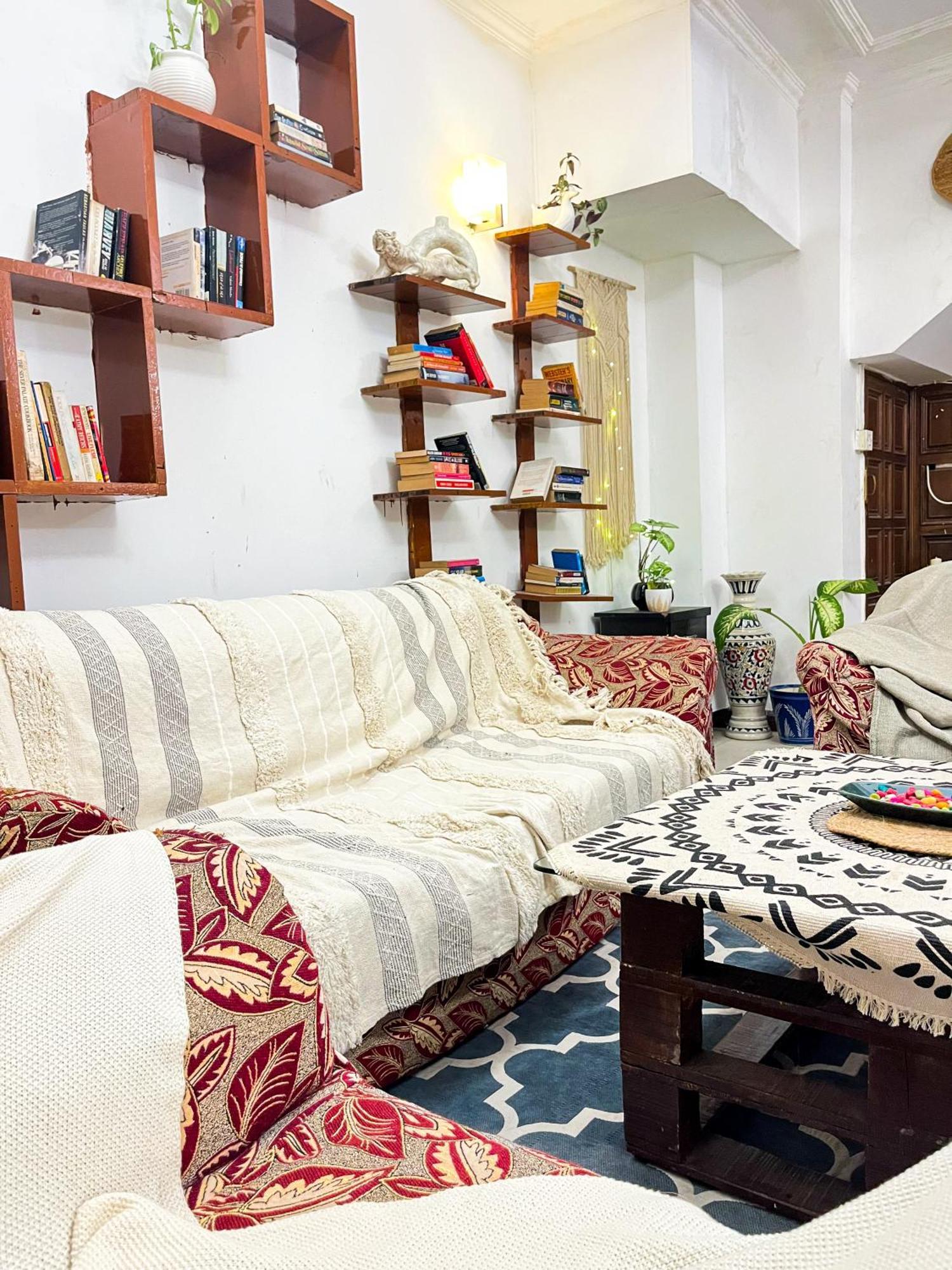 Atharva'S Homestay By Goaround Homes - Nehru Enclave Metro, South Delhi New Delhi Exteriör bild