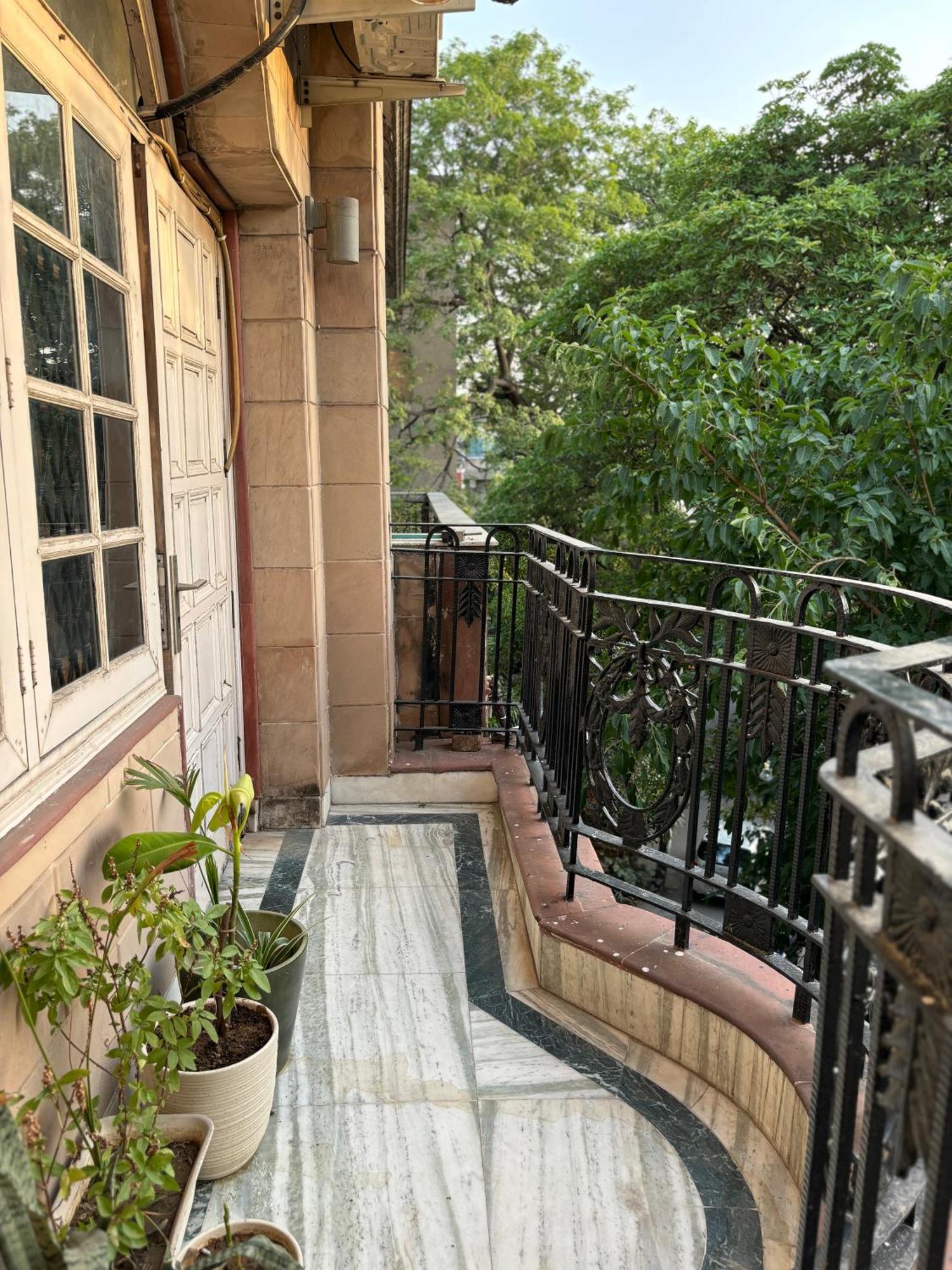 Atharva'S Homestay By Goaround Homes - Nehru Enclave Metro, South Delhi New Delhi Exteriör bild