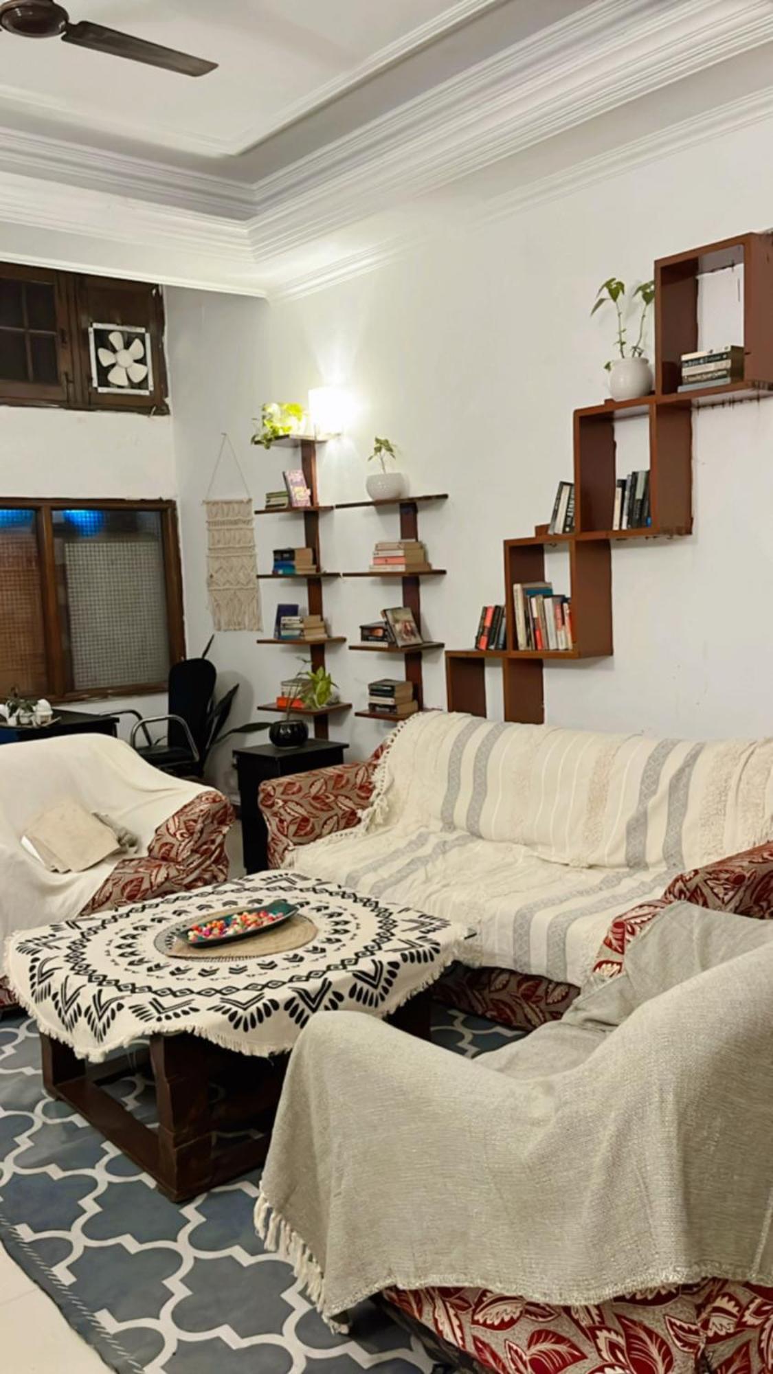 Atharva'S Homestay By Goaround Homes - Nehru Enclave Metro, South Delhi New Delhi Exteriör bild