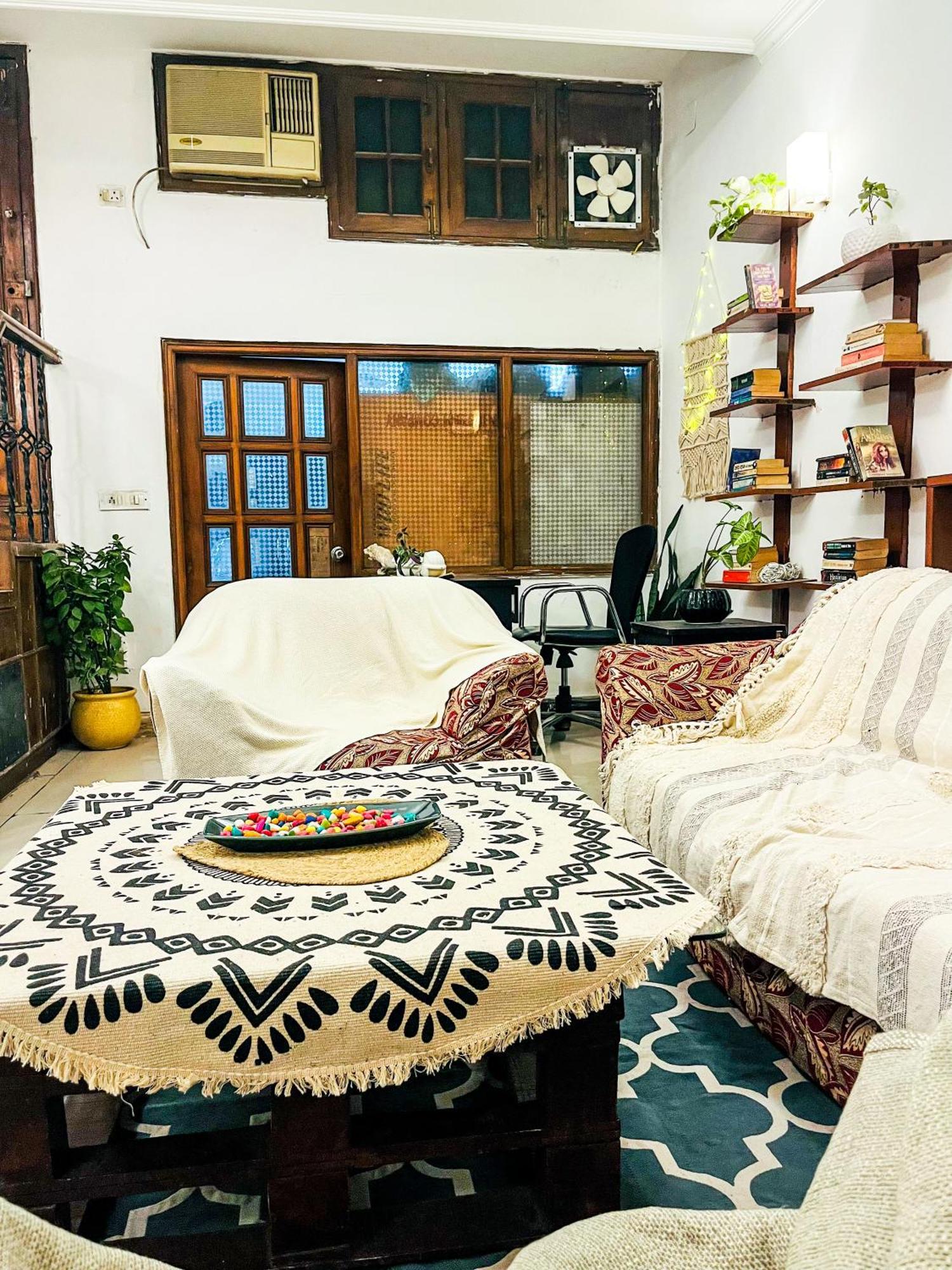 Atharva'S Homestay By Goaround Homes - Nehru Enclave Metro, South Delhi New Delhi Exteriör bild